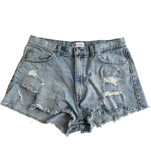 Zara Denim Shorts Size 10 Distressed Detroyed Ripped Jean Light Wash High Rise - Picture 1 of 6